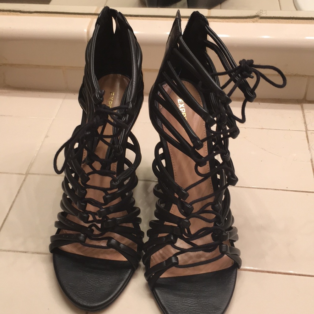 Express wedge heel